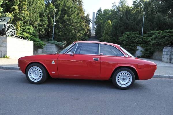 '74 Alfa Romeo Junior 1600 - Classic Car Restoration Center