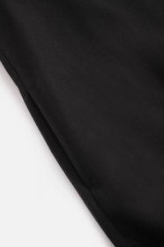Pleteninové šaty s dlouhým rukávem černá teplákové s kapucí a nápisem 2221859