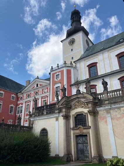 Benediktinský klášter - Broumov - Sakrální architektura - Monumentální - kostely, kláštery - Královéhradecký kraj - Broumov