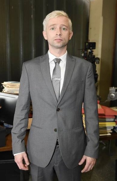 Kvůli roli málem přišel o kštici: Herec Lukáš Příkazký si zničil vlasy. Je rád, že odbarvení už odrostlo