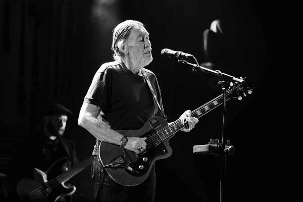 LIVE: Chris Rea se v touze hrát nenechal zastavit mrtvicí ani rakovinou slinivky