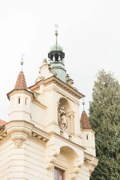 Fotenie na rozprávkovom Průhonickom zámku - Peter a Ivana Miller - Millerovci | Svadobný fotograf | Svadobná a portrétna