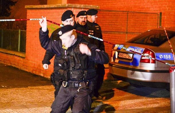Kolínský rozparovač: Svázané tělo ženy našli ve vaně. Zabiják ji ubodal