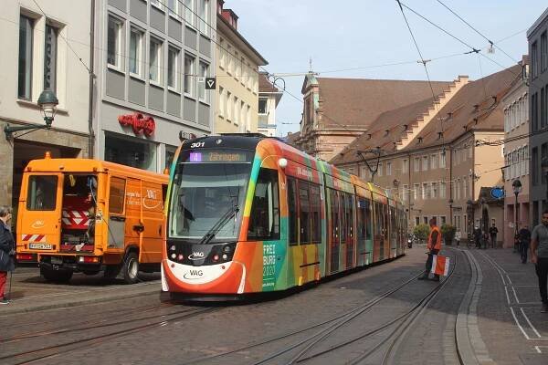 Freiburg – Straßenbahnen und Busse in Krefeld