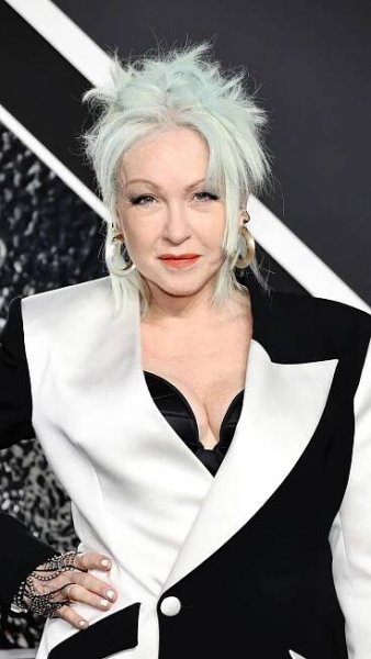 Cyndi Lauper Bio