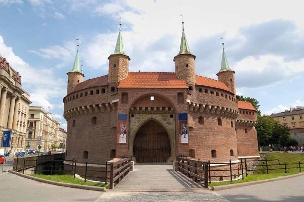 Osvětim, Krakov a Schindlerova továrna | Poznávací zájezdy | Zájezdy | Cestovní kancelář CK2