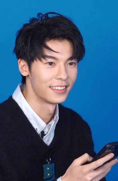 Greg Hsu - Wikipedia
