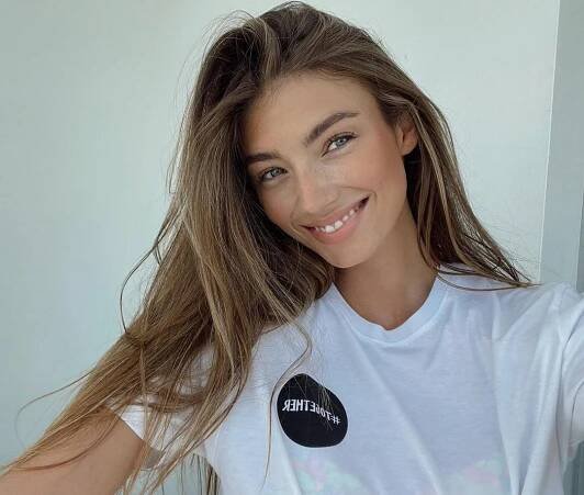 Lorena Rae - Face, Smile, Lip, Chin, Outerwear, Eyebrow, ...