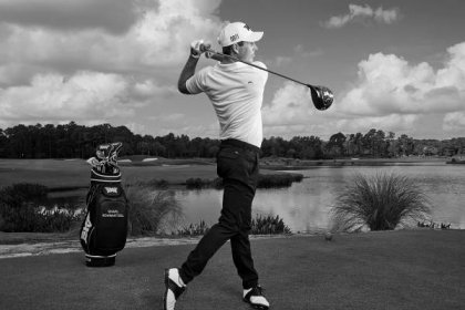 Nekompromisní volba – patnáctinásobný světový šampión Charl Schwartzel rozšiřuje golfový tým Kjus – Online sportovní žurnál