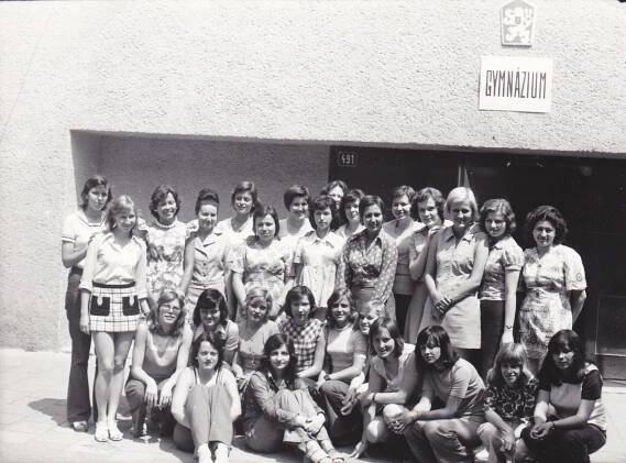 Thälmannka, Majerka, dnes Havlovka. Gymnázium slaví 50 let