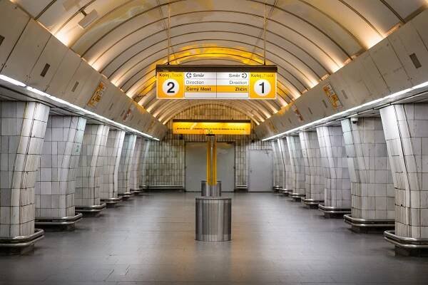 Probíhají rekonstrukce stanic metra Českomoravská a Pankrác – StavbaWeb