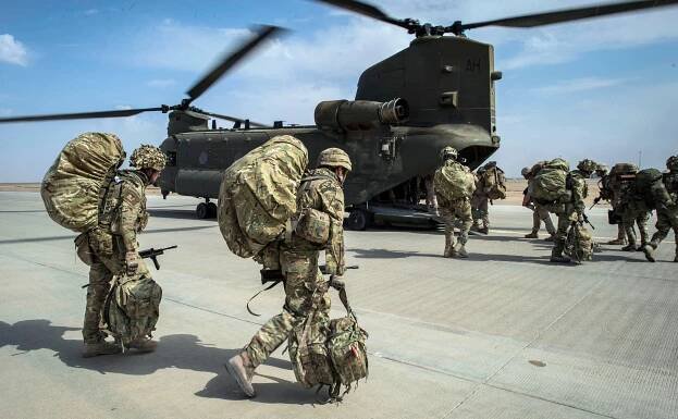 Británie je ochotná poslat vojáky na Ukrajinu. ‚Bezpečí země znamená bezpečí v Evropě‘