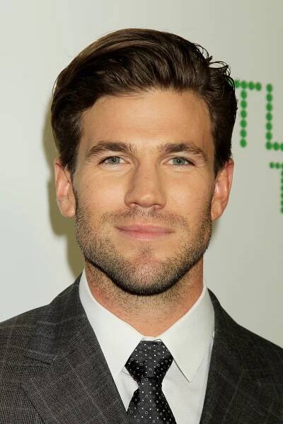 Austin Stowell Joins Haley Bennett In 'Swallow', Flies To 'Catch-22'