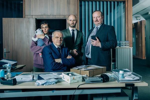 Lucie Heinze, Bernhard Schütz, Leon Ullrich, Rainer Reiners - Eichwald, MdB - Männer können alles - Promo