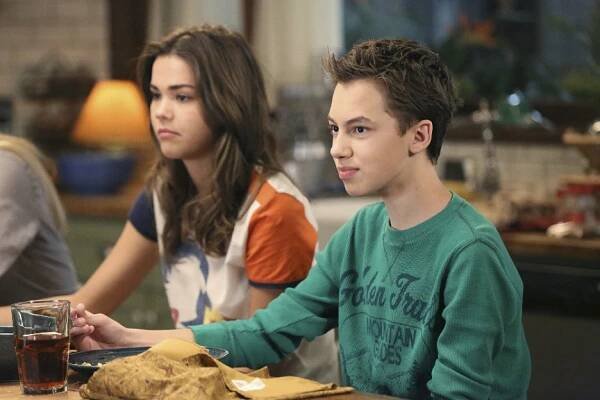 Fosterovi - Déjà Vu - Z filmu - Maia Mitchell, Hayden Byerly