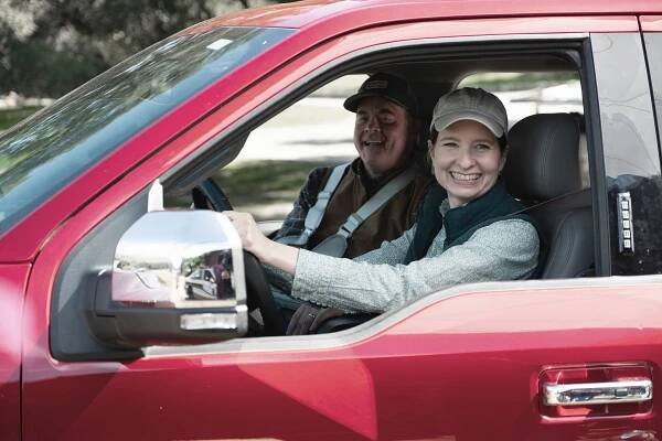 Farma na spadnutí - Chovný býk - Z filmu - David Koechner, Lennon Parham