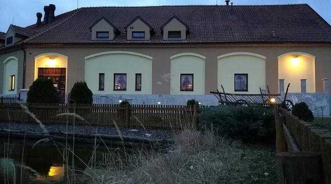 Restaurace Pivovarský dvůr Chýně