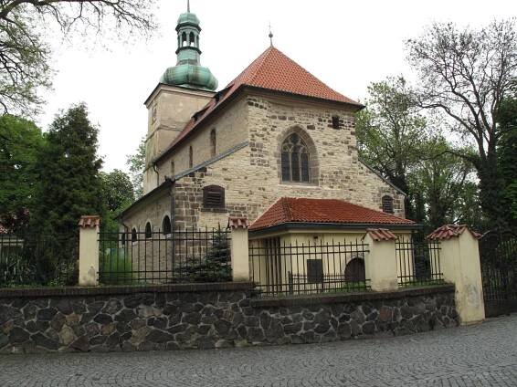 KOSTEL SV. VÁCLAVA – Na přední stěně kostela sv.Václava Praha 9 Prosek – Pamětní desky v Praze