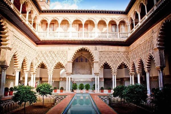 Guided Tours in Seville. Experienced Official Tour Guide