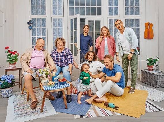 Sjölyckan - Season 3 - Promo - Hans Mosesson, Marianne Mörck, Anastasios Soulis, Shima Niavarani, Malin Cederblad, Henrik Schyffert, Gustaf Hammarsten