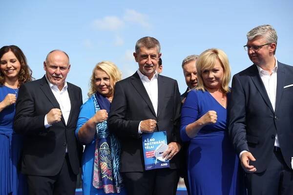 Babiš junior „přepadl“ svého otce na mítinku. Proč jsi mi ublížil, ptal se premiéra