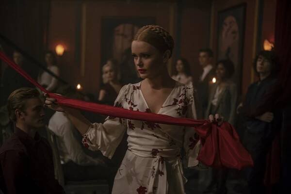 Sabrinina děsivá dobrodružství - Kapitola čtrnáctá: Luperkálie - Z filmu - Abigail Cowen