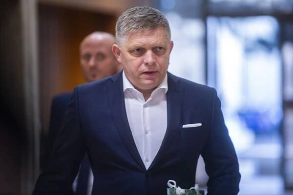 Fico znovu odmítl podpořit sankce. Žádá EU o odklad hlasování, jinak chce balík vetovat