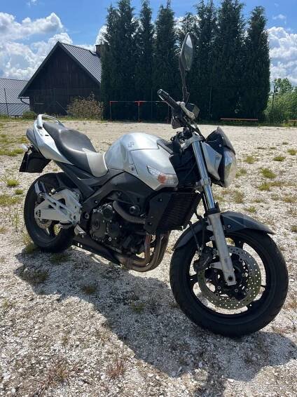 Suzuki gsr 600 - Brno venkov
