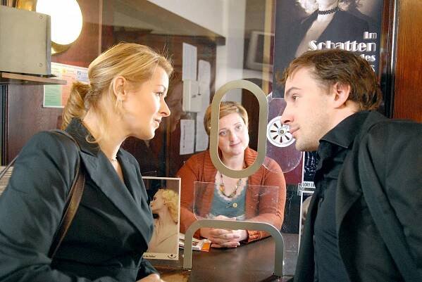 Polly Adler - Goldlukas (E03) (2008) | Galerie - Z epizody | ČSFD.cz