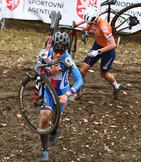 Kristýna Zemanová, stříbro na MS v cyklokrosu Tábor 2024 kat. ženy do 23 let (18)
