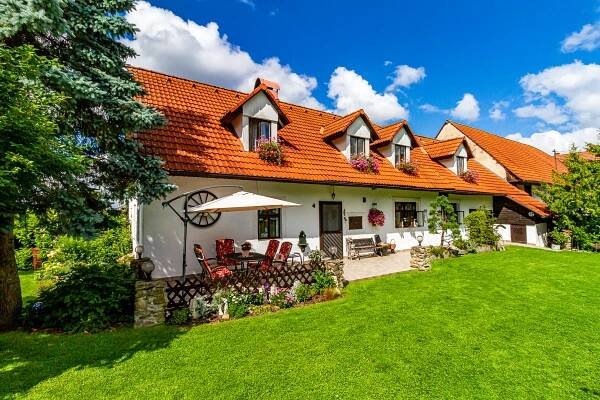 Prodej chalupy 230 m2, pozemek 2098 m2Opařany - Podboří