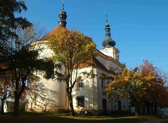 Římskokatolická farnost Město Touškov_kostely