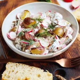 Salát s ředkvičkami, pečenými bramborami a koprem - Jak v kuchyni