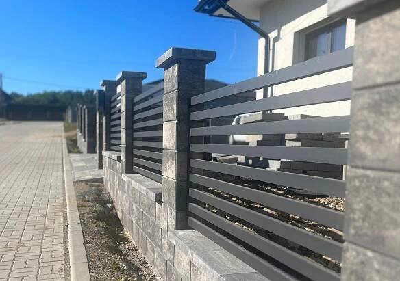 Hliníkové ploty, brány a branky – mojeStínění