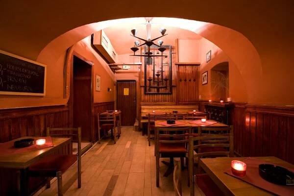 Restaurace a kavárny | Vinárna U Sudu | Ulice Vodičkova, Praha 1