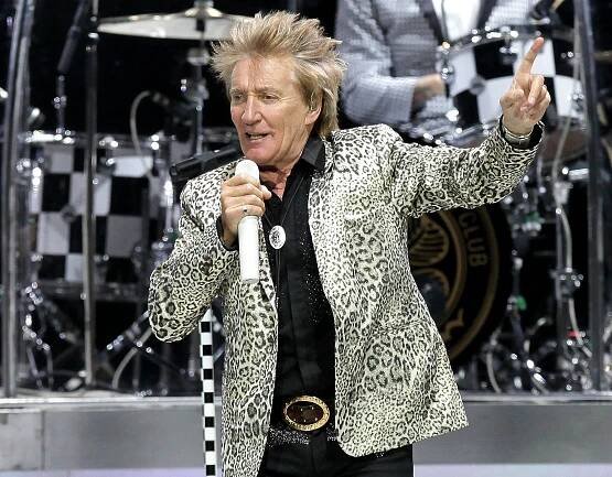 Zpěvák Rod Stewart je nemocný. Odkládá koncerty svého posledního světového turné