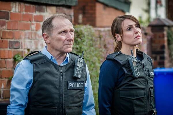 Scott and Bailey - Superficial (S04E01) (2014)