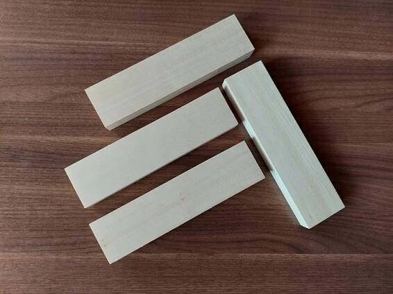 Dřevěné lipové kostky 20x5x2,5 cm k vyřezávání