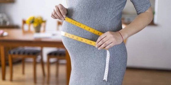 Ženy s úzkou pánví mohou porodit spontánně, záleží na velikosti dítěte