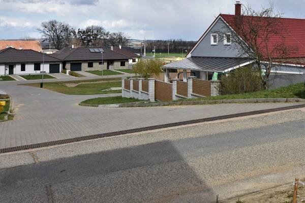 Prodej pozemku, 1.351 m2 pro výstavbu RD v obci Milovice u Mikulova - Reality Rajhrad