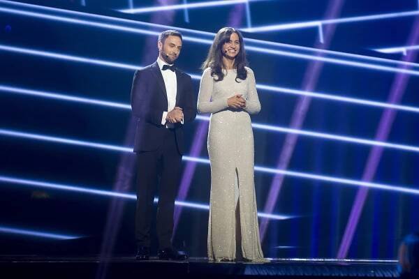 Soubor:ESC2016 Hosts 30.jpg – Wikipedie