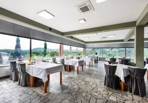 Restaurace | Hotel Rakovec ubytování u Brněnské přehrady | hotelrakovec.cz