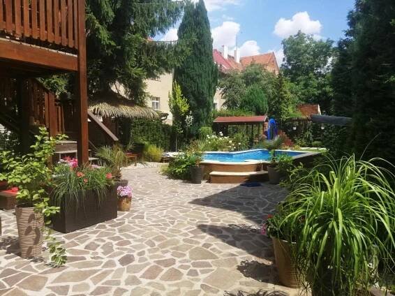 Swimming pool sa o malapit sa Apartmány Aranka