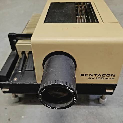 Diaprojektor Pentacon AV100 Auto