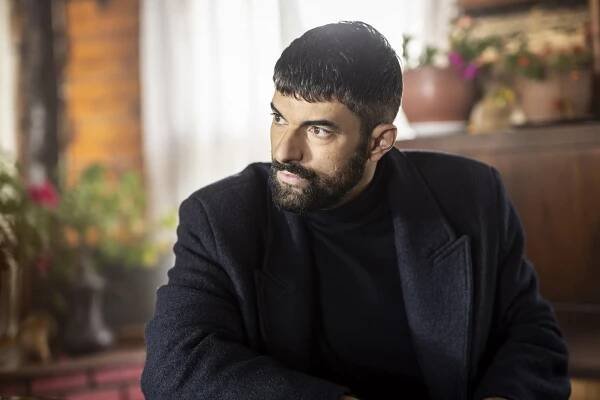 Adım Farah - Yeni Bir Başlangıç - Z filmu - Engin Akyürek