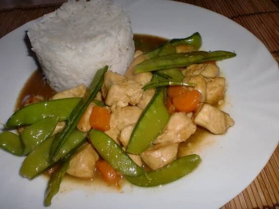 Recept: Kuřecí kousky s letní zeleninou