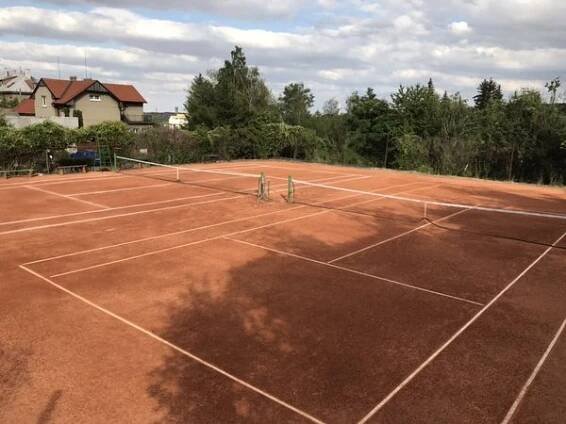 Tenisové kurty Vinařice foto 2