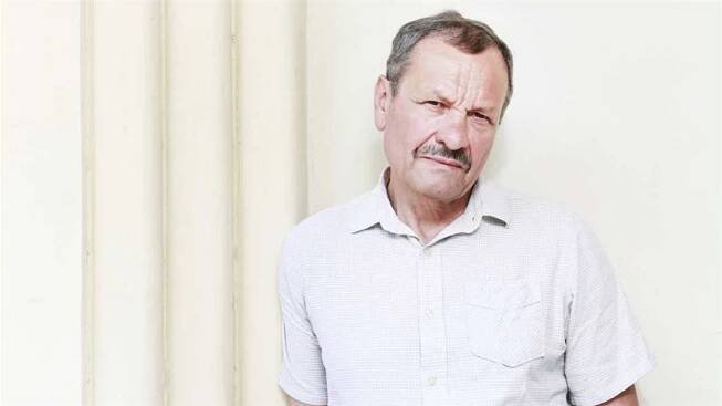 Český divadelní režisér, herec, dramatik a divadelní pedagog Miroslav Krobot.