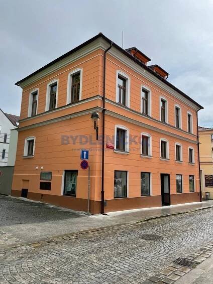 Pronájem komerčního prostoru 25 m2, ulice Hradební, v centru Českých Budějovic