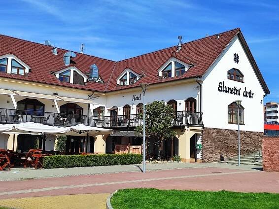 Fotografie - Restaurace Sluneční dvůr, Brno-Slatina - 05.05.2023